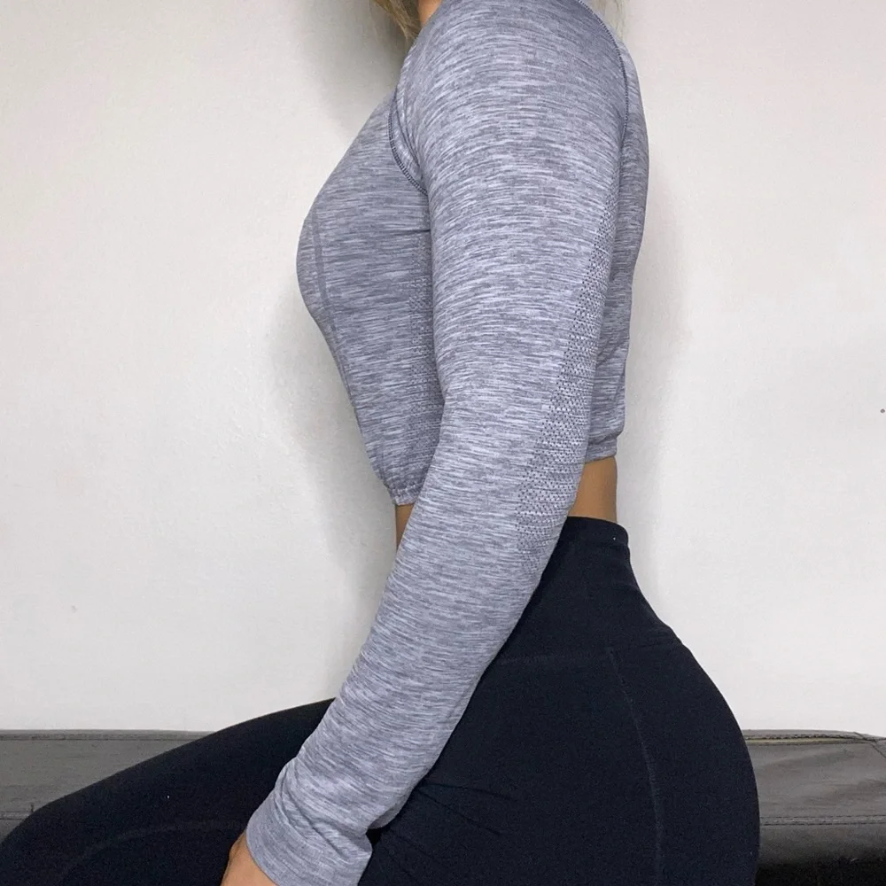 lululemon athletica reposhing this